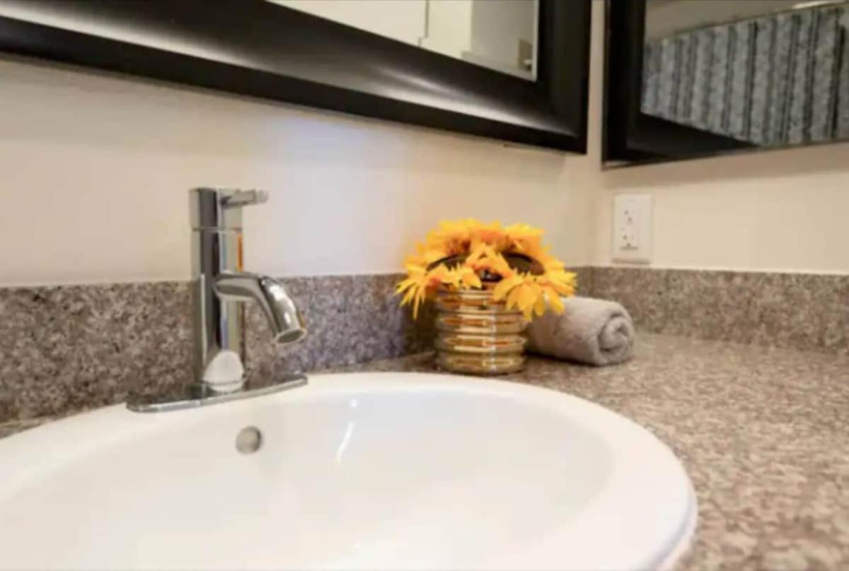 Hollywood Heights 2br With Rooftop Pool And Stunning Views Los Angeles